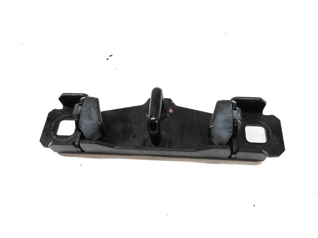Thumbnail 4: 2006 RANGE ROVER SPORT (L320) REAR TRUNK LOCK LATCH STRIKER PLATE