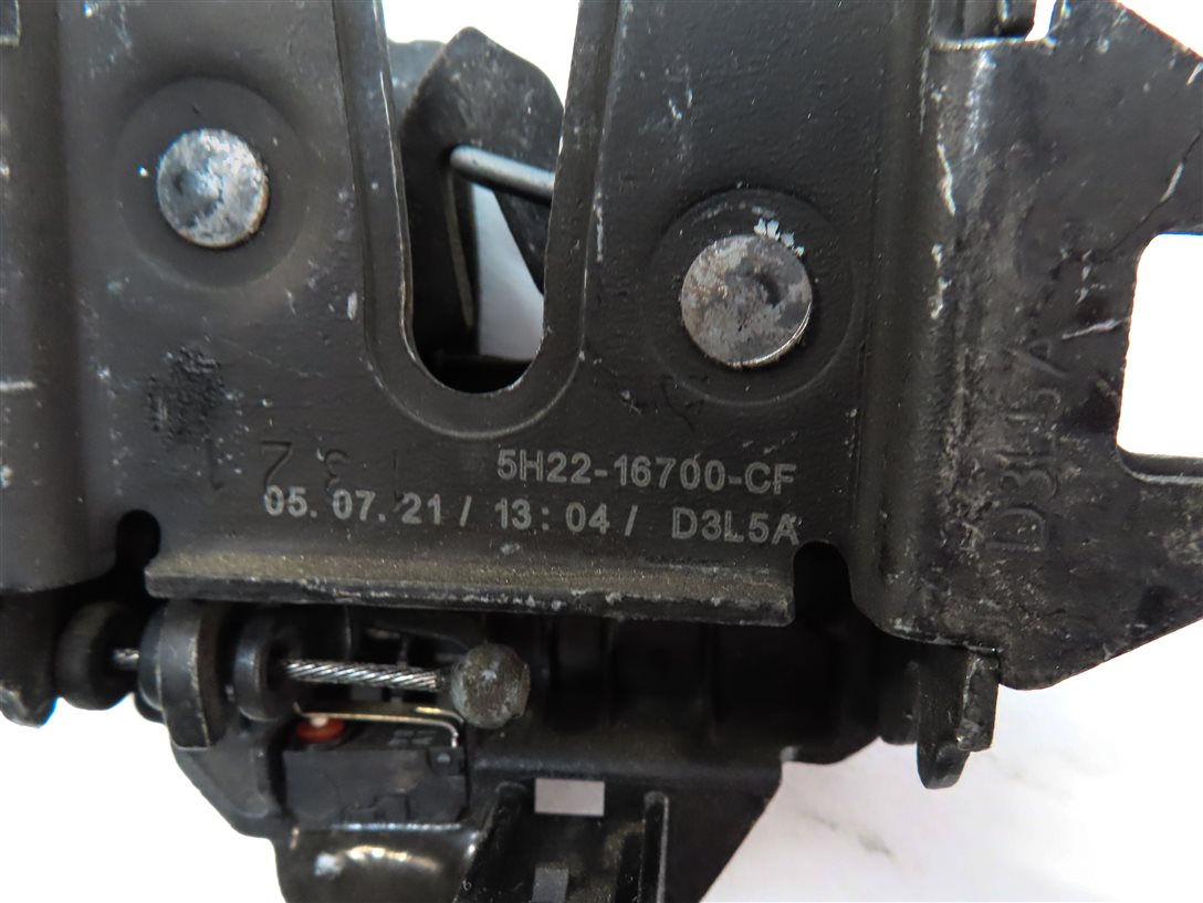 Thumbnail 6: 2006 RANGE ROVER SPORT (L320) FRONT LOWER HOOD LOCK LATCH SET-2 w/ RELEASE CABLE