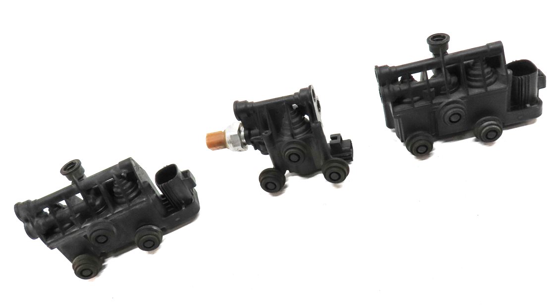 Thumbnail 3: 2006 RANGE ROVER SPORT (L320) AIR SUSPENSION TRANSFER RELIEF VALVE BLOCK SET-3