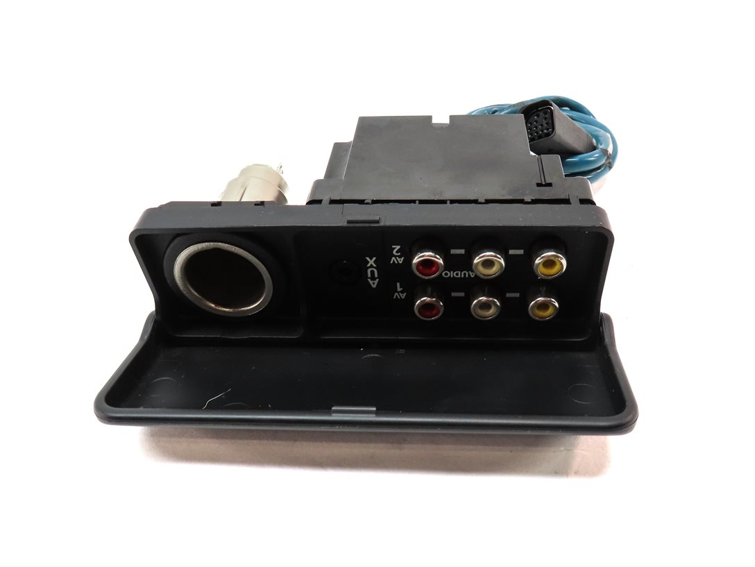 Thumbnail 7: 2006 RANGE ROVER SPORT (L320) REAR ENTERTAINMENT AUDIO VIDEO IN INPUT JACK PANEL