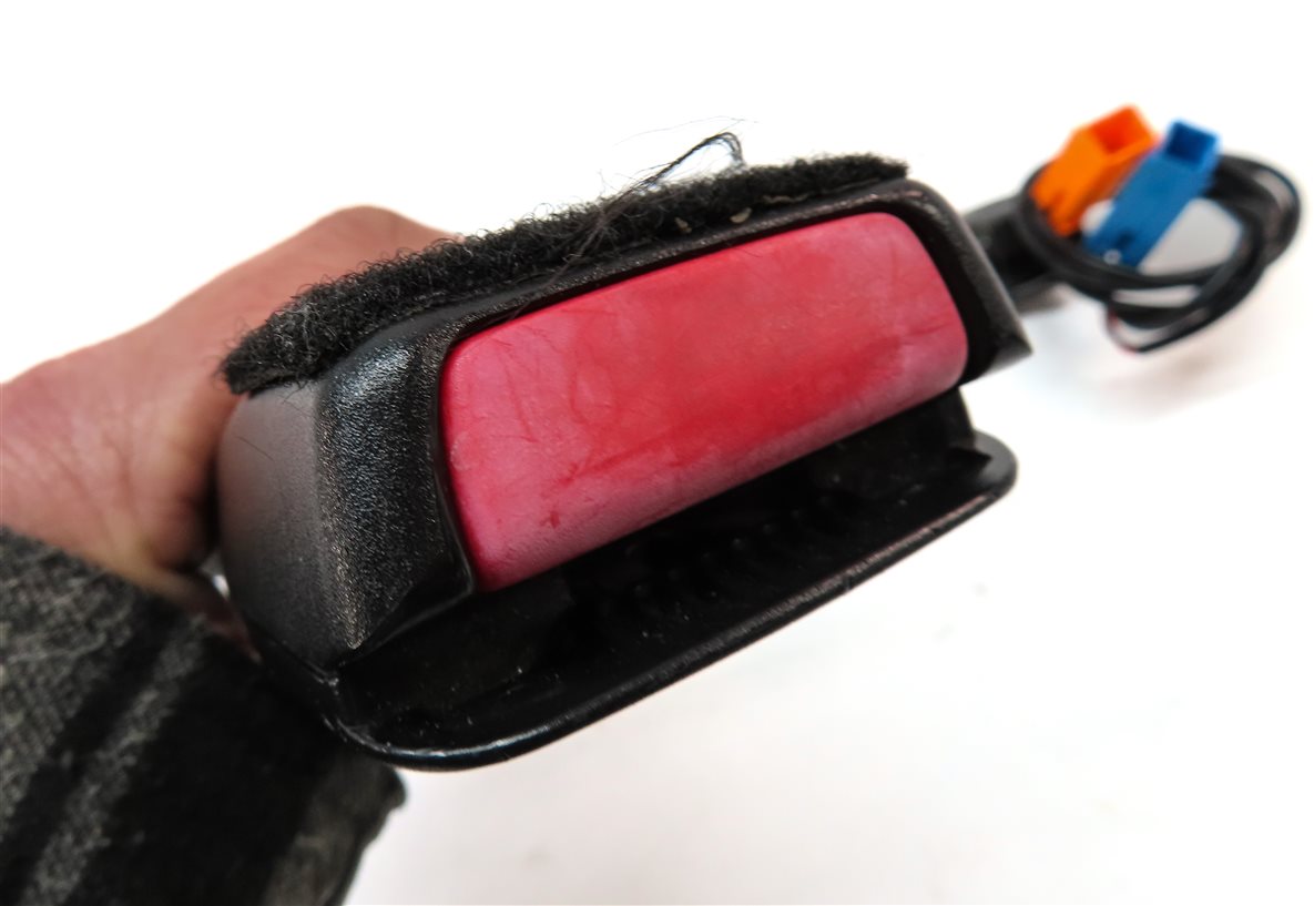 Thumbnail 6: 05-06 LR3 RANGE ROVER SPORT L320 FRONT RIGHT PASSENGER SEATBELT BUCKLE RECEIVER