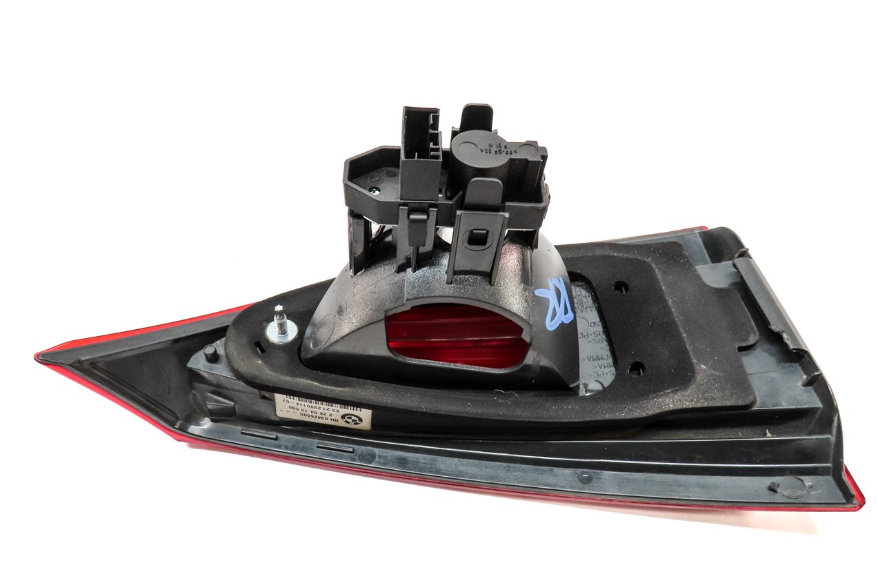 Thumbnail 5: 2012-2015 BMW X1 (E84) RIGHT PASSENGER REAR TRUNK INNER TAILLIGHT LIGHT LAMP