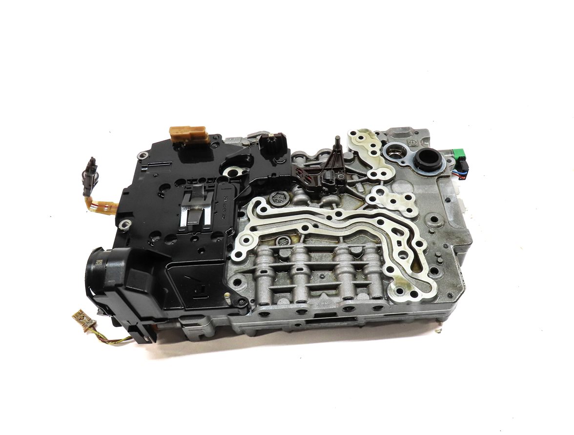 Thumbnail 2: 2013-2015 BMW X1 (E84) 28iX - AWD 2.0L TURBO 8HP-45 TRANSMISSION VALVE BODY