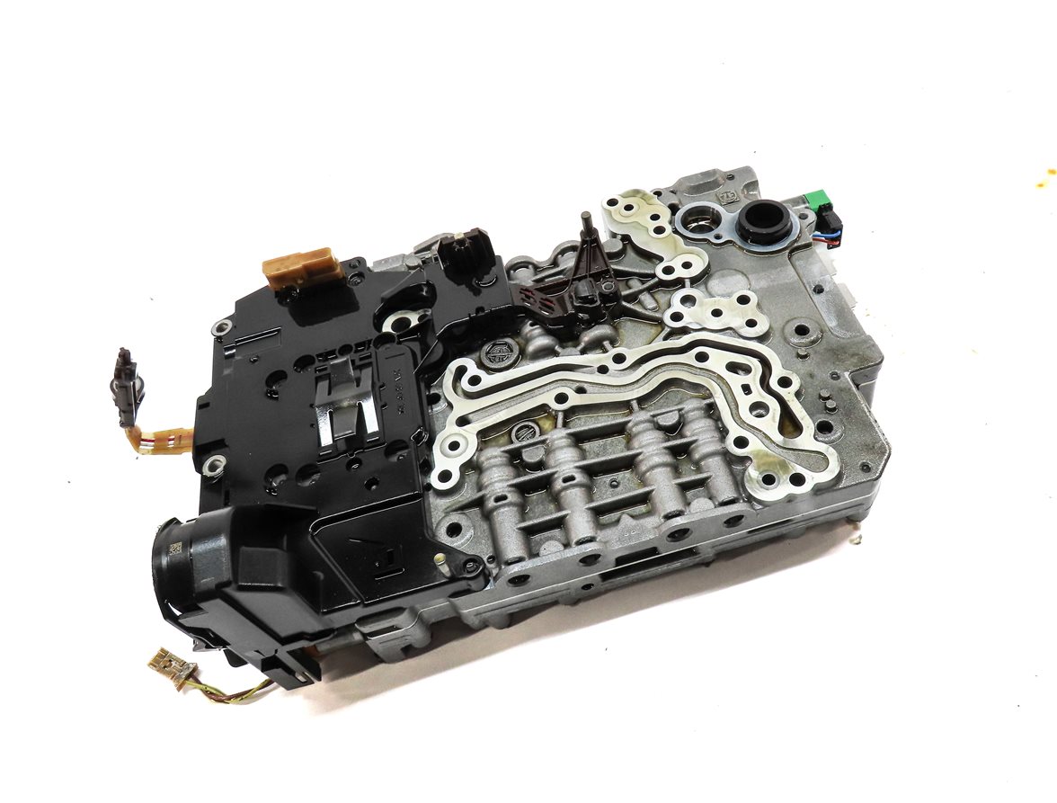 Thumbnail 3: 2013-2015 BMW X1 (E84) 28iX - AWD 2.0L TURBO 8HP-45 TRANSMISSION VALVE BODY