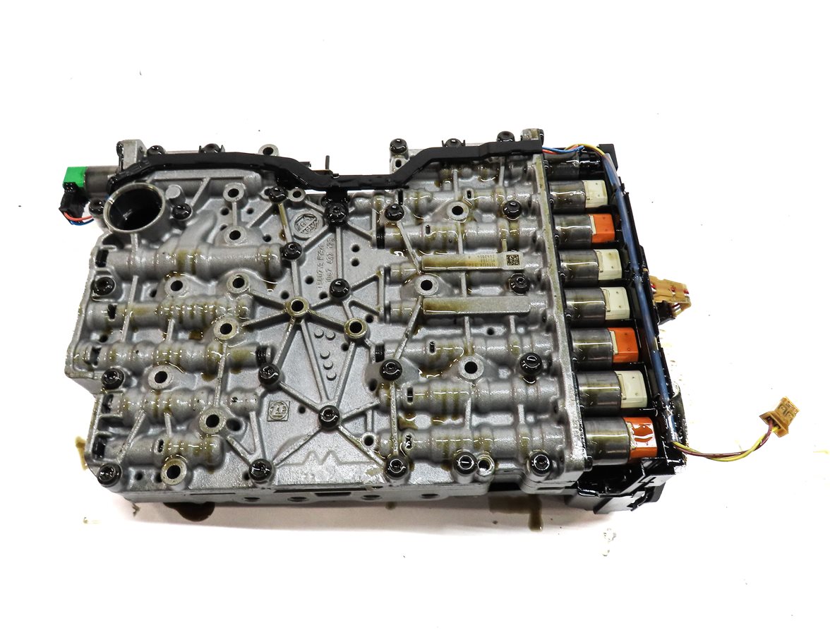 Thumbnail 5: 2013-2015 BMW X1 (E84) 28iX - AWD 2.0L TURBO 8HP-45 TRANSMISSION VALVE BODY