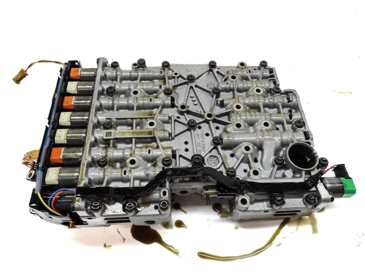 Thumbnail 6: 2013-2015 BMW X1 (E84) 28iX - AWD 2.0L TURBO 8HP-45 TRANSMISSION VALVE BODY