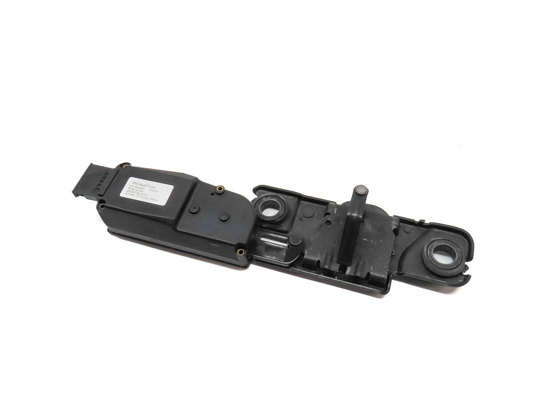 Thumbnail 1: 2015 AUDI Q3 SUV (8U) REAR TRUNK TAILGATE HATCH LID LOCK LATCH STRIKER PLATE