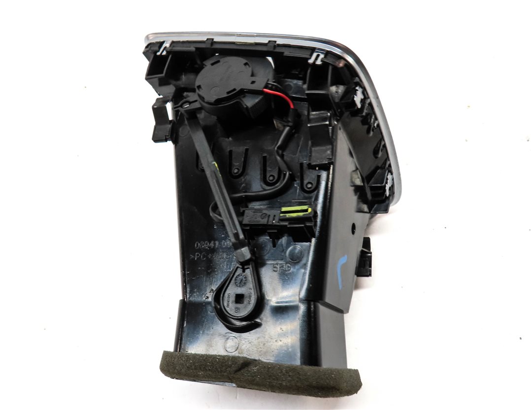 Thumbnail 5: 2015 AUDI Q3 SUV (8U) FRONT LEFT DRIVER DASH HEAT AIR AC HVAC VENT (Black)