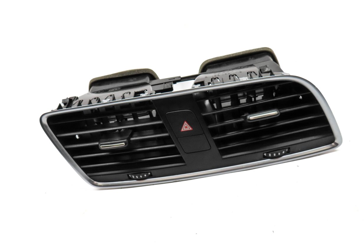 Thumbnail 2: 2015 AUDI Q3 SUV (8U) FRONT CENTER DASH HEAT AIR AC HVAC DUAL VENT (Black)