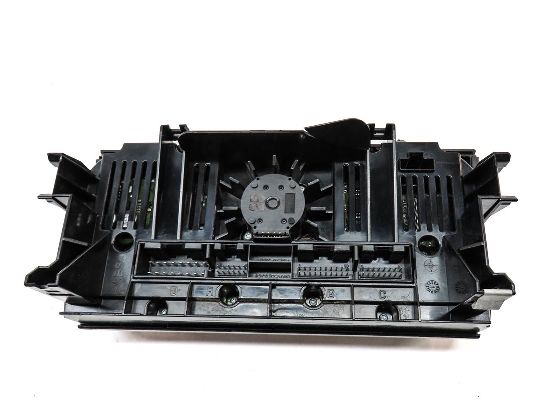Thumbnail 5: 2015-2016 AUDI Q3 (8U) FRONT HEATER A/C TEMPERATURE CLIMATE CONTROL PANEL