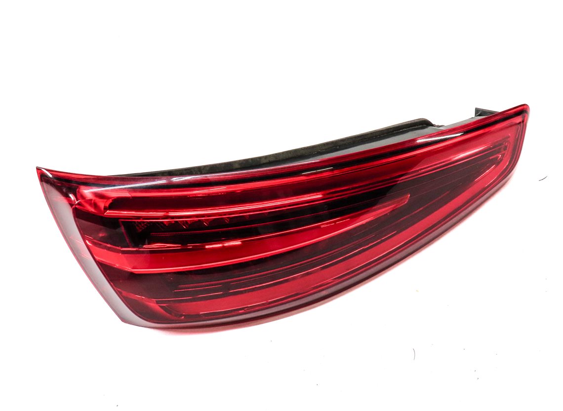 2015 AUDI Q3 (8U) REAR LEFT DRIVER TRUNK HATCH LED TAILLIGHT BRAKE LIGHT LAMP