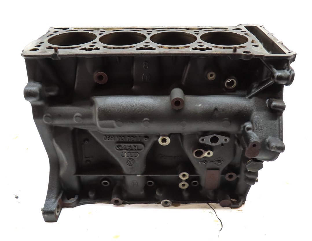 Thumbnail 6: 2014-2018 AUDI Q3 (8U) VW CC EOS TIGUAN 2.0L TURBO ENGINE CYLINDER BLOCK BARE