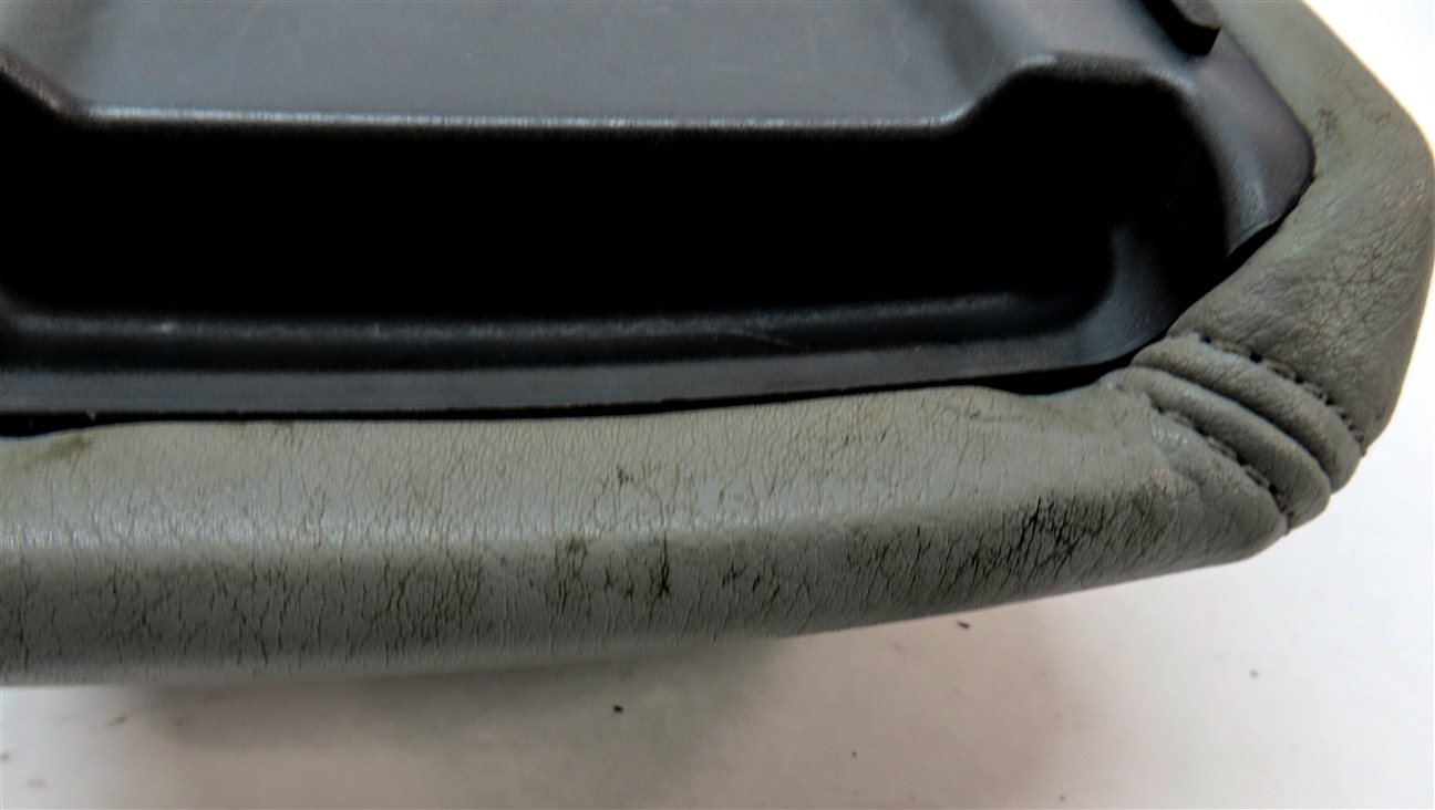 Thumbnail 7: 2015 AUDI Q3 SUV (8U) FRONT CENTER CONSOLE LID ARMREST ARM REST (Gray)