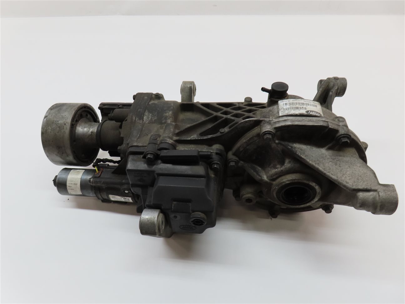 Thumbnail 2: 2016-2019 JAGUAR E-PACE DISCOVERY SPORT (L550) REAR DIFFERENTIAL GEAR CARRIER