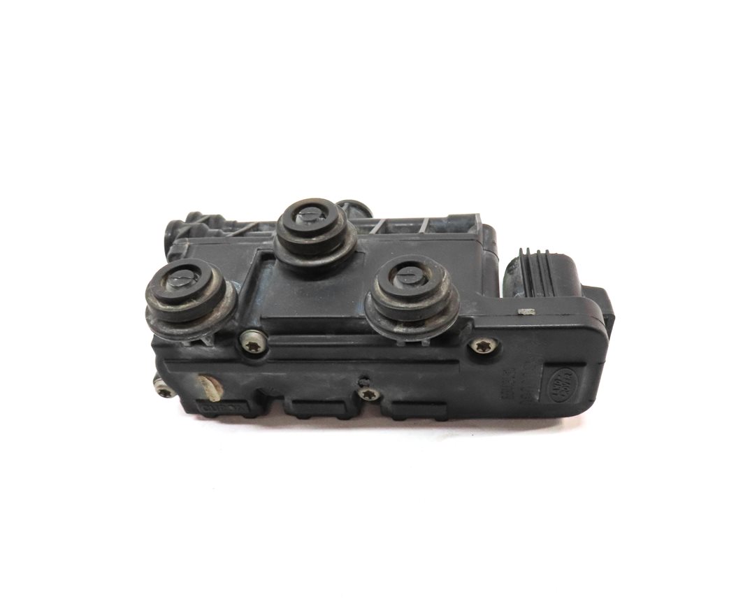 Thumbnail 5: 2010 RANGE ROVER (L322) FRONT AIR SUSPENSION TRANSFER RELIEF VALVE BLOCK