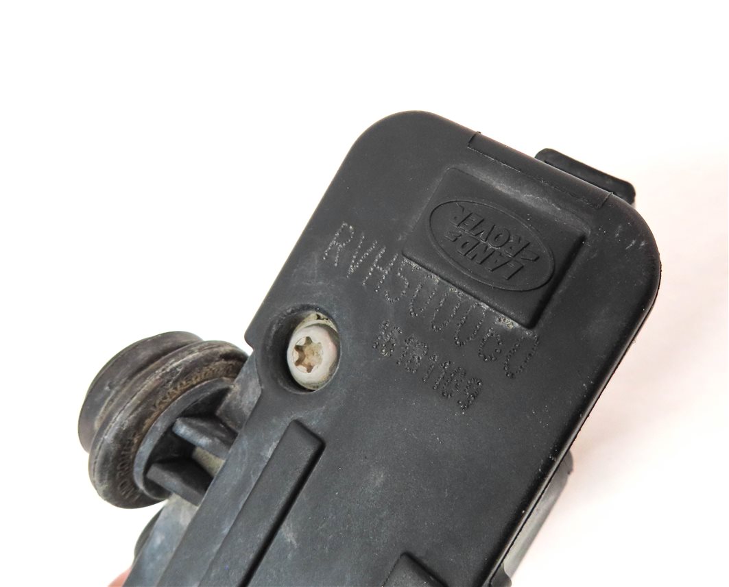 Thumbnail 6: 2010 RANGE ROVER (L322) FRONT AIR SUSPENSION TRANSFER RELIEF VALVE BLOCK