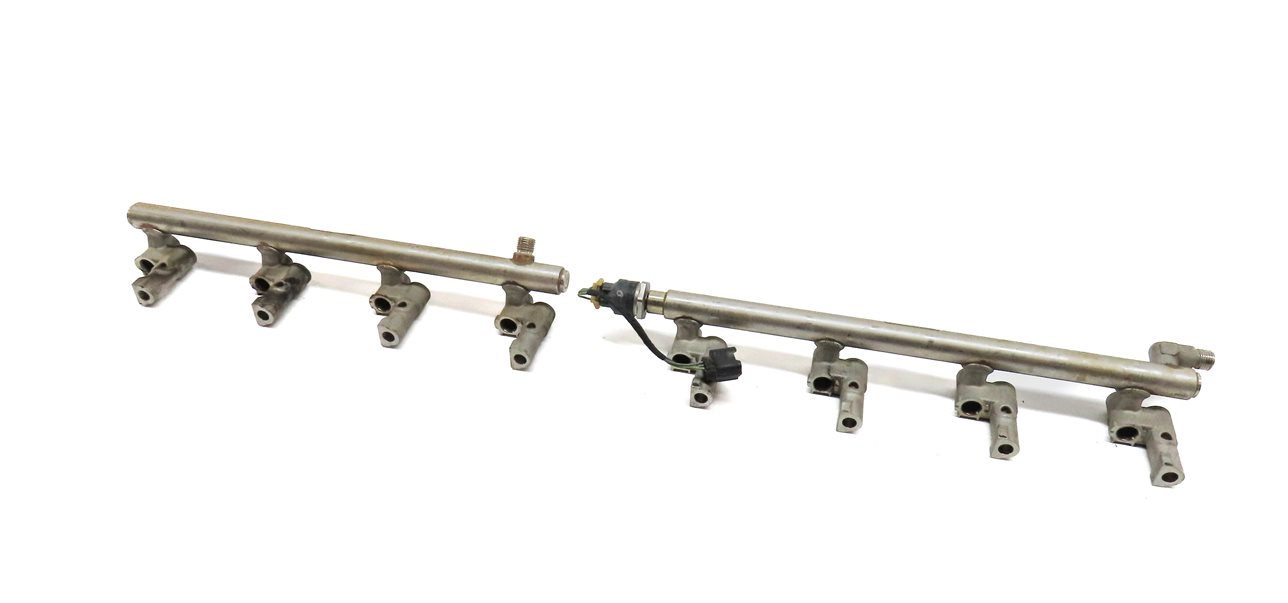 Thumbnail 1: 2010 RANGE ROVER (L322) 5.0L N/A ENGINE LEFT & RIGHT FUEL RAIL INJECTOR RAIL SET