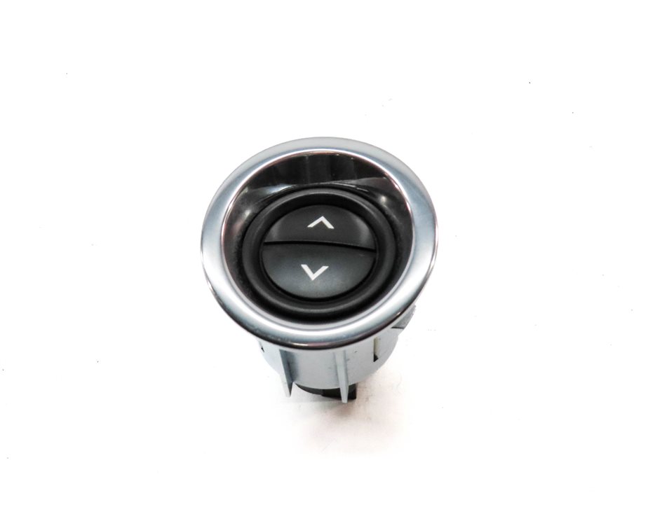 Thumbnail 2: 2010 RANGE ROVER (L322) GLOVE BOX STORAGE COMPARTMENT RELEASE SWITCH BUTTON