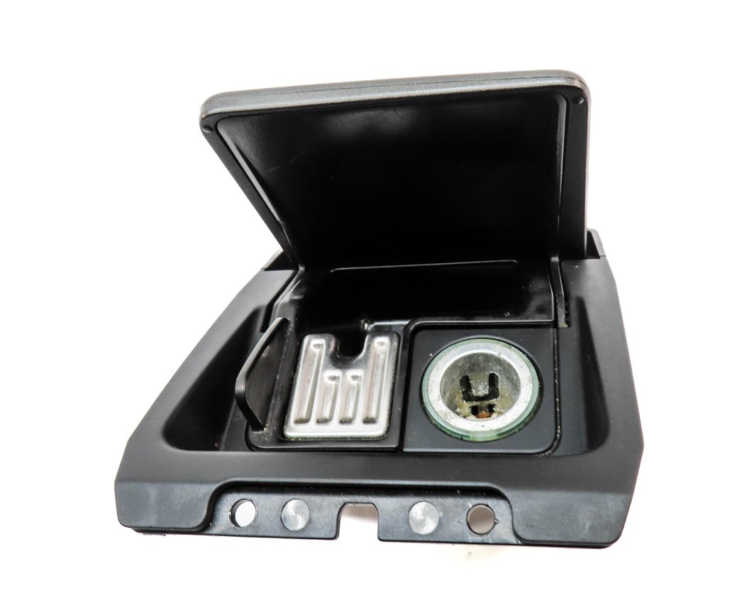 Thumbnail 7: 2010 RANGE ROVER (L322) FRONT CENTER CONSOLE ASH TRAY COMPARTMENT
