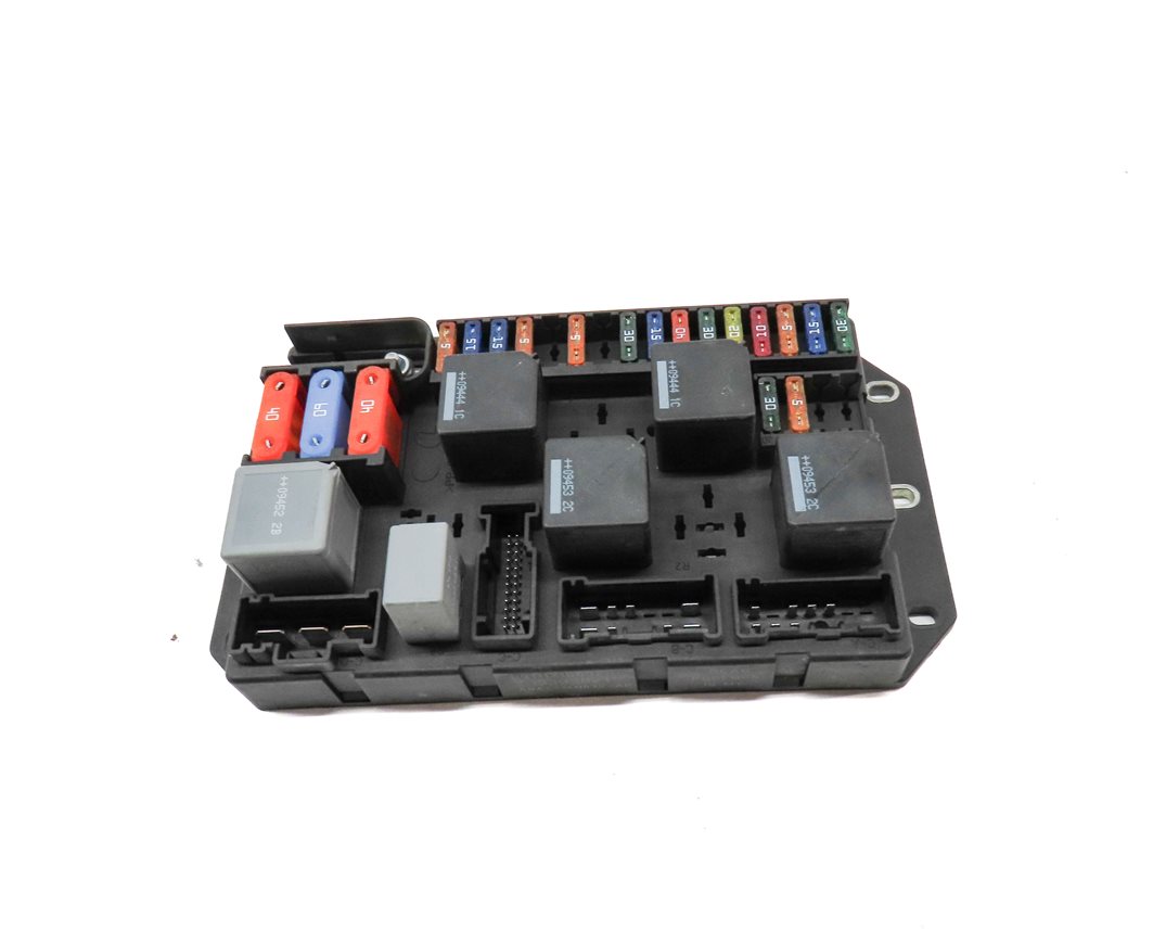 Thumbnail 2: 2010 RANGE ROVER (L322) REAR POWER JUNCTION RELAY REAR FUSE BOX