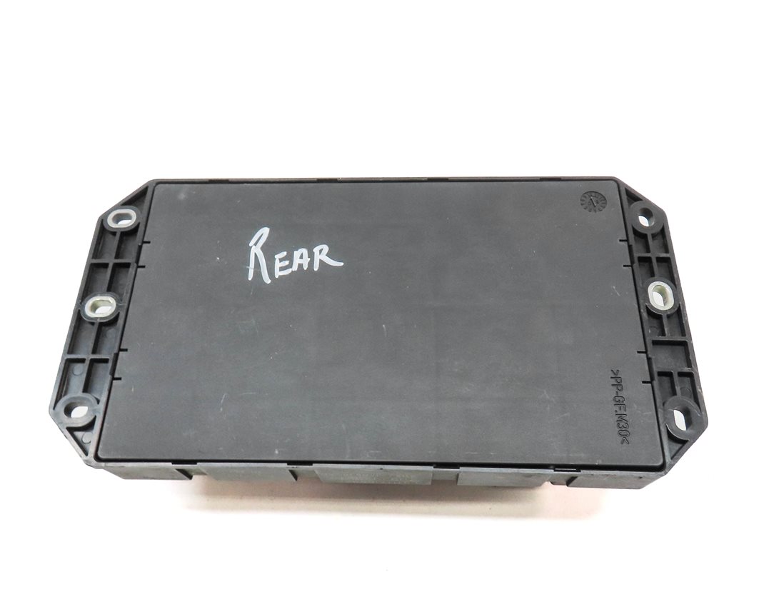 Thumbnail 6: 2010 RANGE ROVER (L322) REAR POWER JUNCTION RELAY REAR FUSE BOX