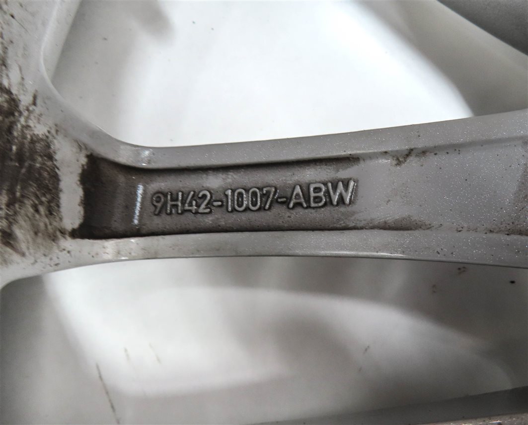 Thumbnail 8: RANGE ROVER L322 19x8 14-SPOKE WHEEL RIM w/ NEW MICHELIN LATITUDE TIRE 255/50R19