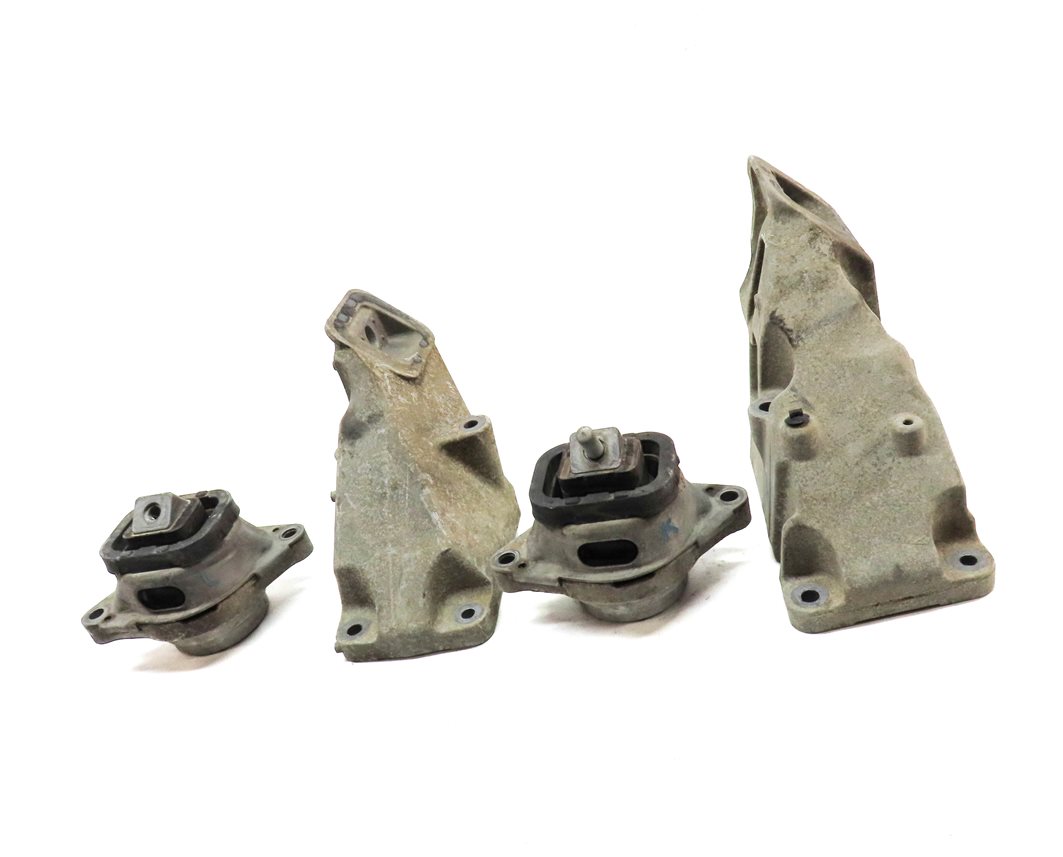 Thumbnail 2: 2010 RANGE ROVER (L322) 5.0L N/A ENGINE LEFT & RIGHT MOTOR MOUNT BRACKET SET-2