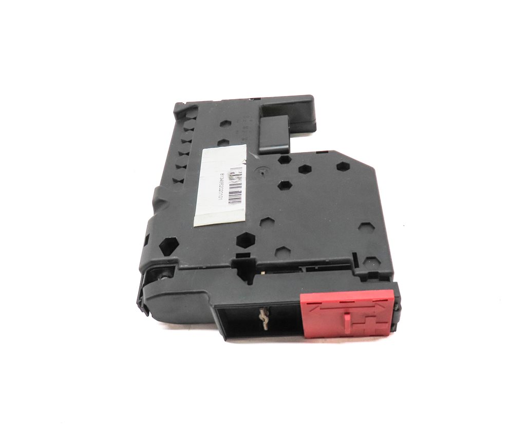 Thumbnail 2: 2010 MERCEDES E350 SEDAN (W212) 3.5L POSITIVE BATTERY TERMINAL JUNCTION BOX