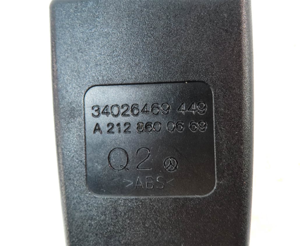 Thumbnail 6: 2010 MERCEDES E350 (W212) REAR LEFT CENTER RIGHT SEATBELT BUCKLE RECEIVER SET/3