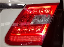 Thumbnail 2: 2010-2013 MERCEDES E300 E350 E400 E550 (W212) RIGHT INNER TAILLIGHT LIGHT LAMP