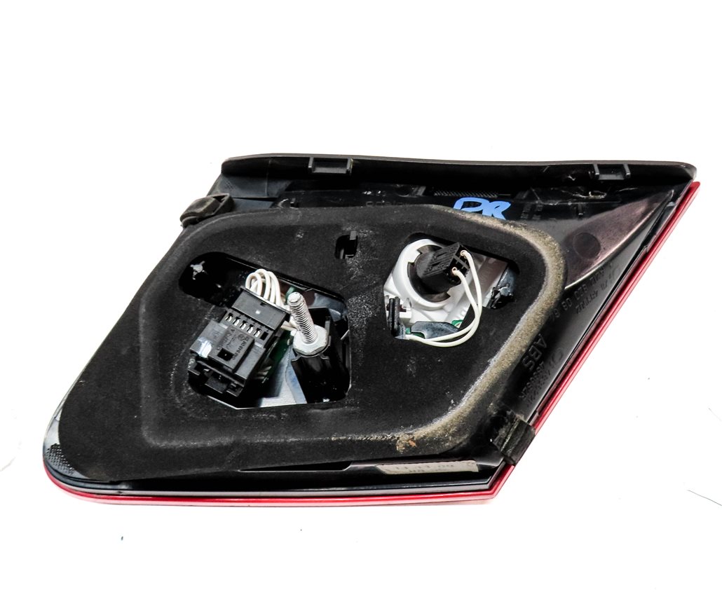 Thumbnail 6: 2010-2013 MERCEDES E300 E350 E400 E550 (W212) RIGHT INNER TAILLIGHT LIGHT LAMP