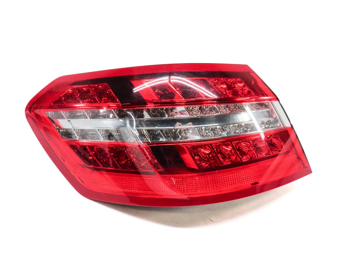 Thumbnail 3: 10-13 MERCEDES E-CLASS (W212) SEDAN LEFT DRIVER REAR TAILLIGHT BRAKE LIGHT LAMP