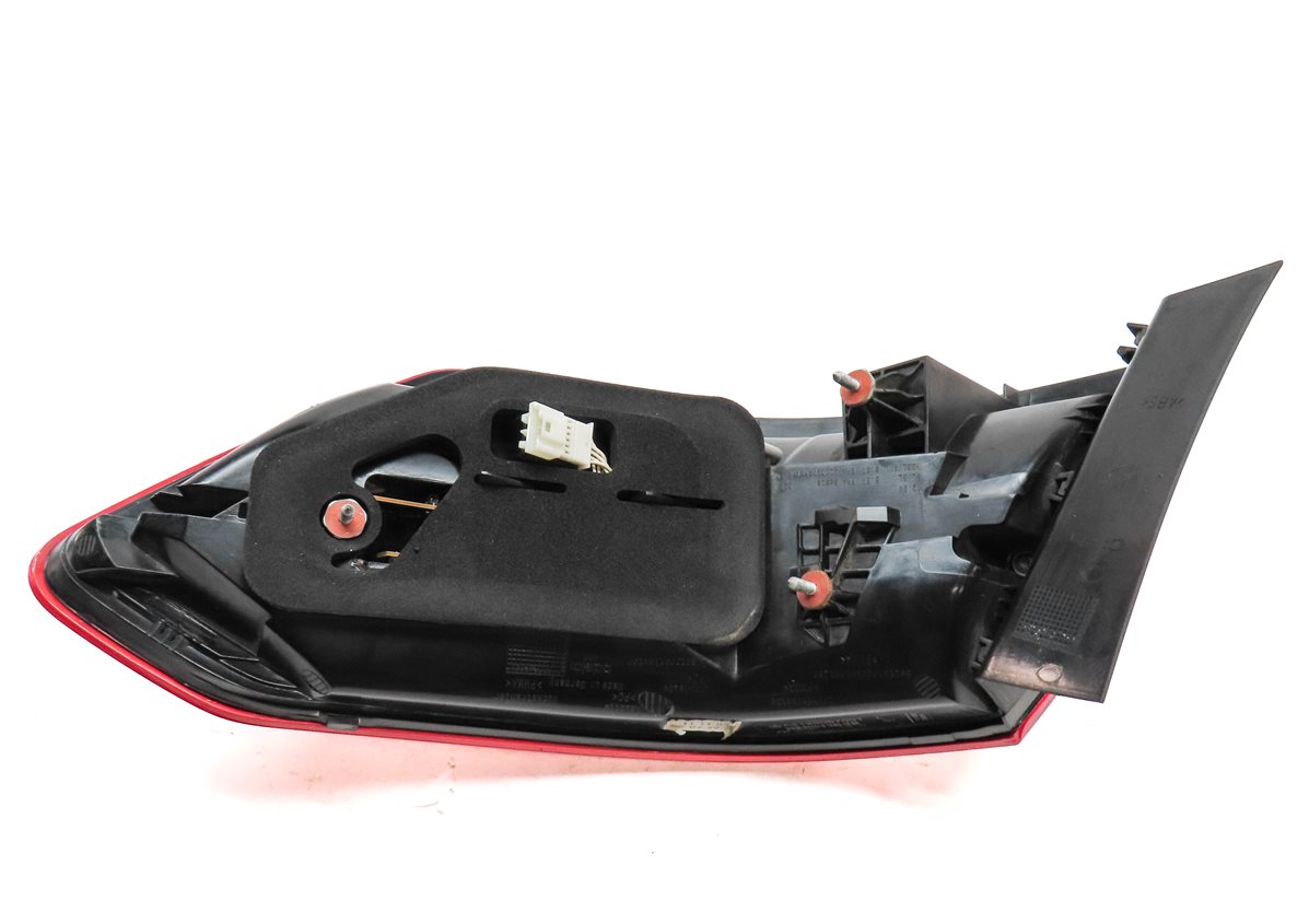 Thumbnail 5: 10-13 MERCEDES E-CLASS (W212) SEDAN LEFT DRIVER REAR TAILLIGHT BRAKE LIGHT LAMP