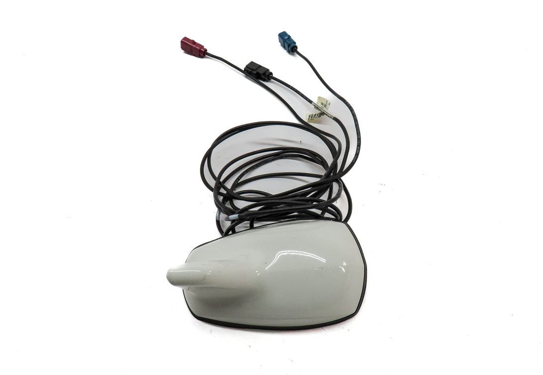 Thumbnail 5: 10-11 MERCEDES E350 E550 E63 W212 ROOF RADIO STEREO SHARK FIN ANTENNA (White)