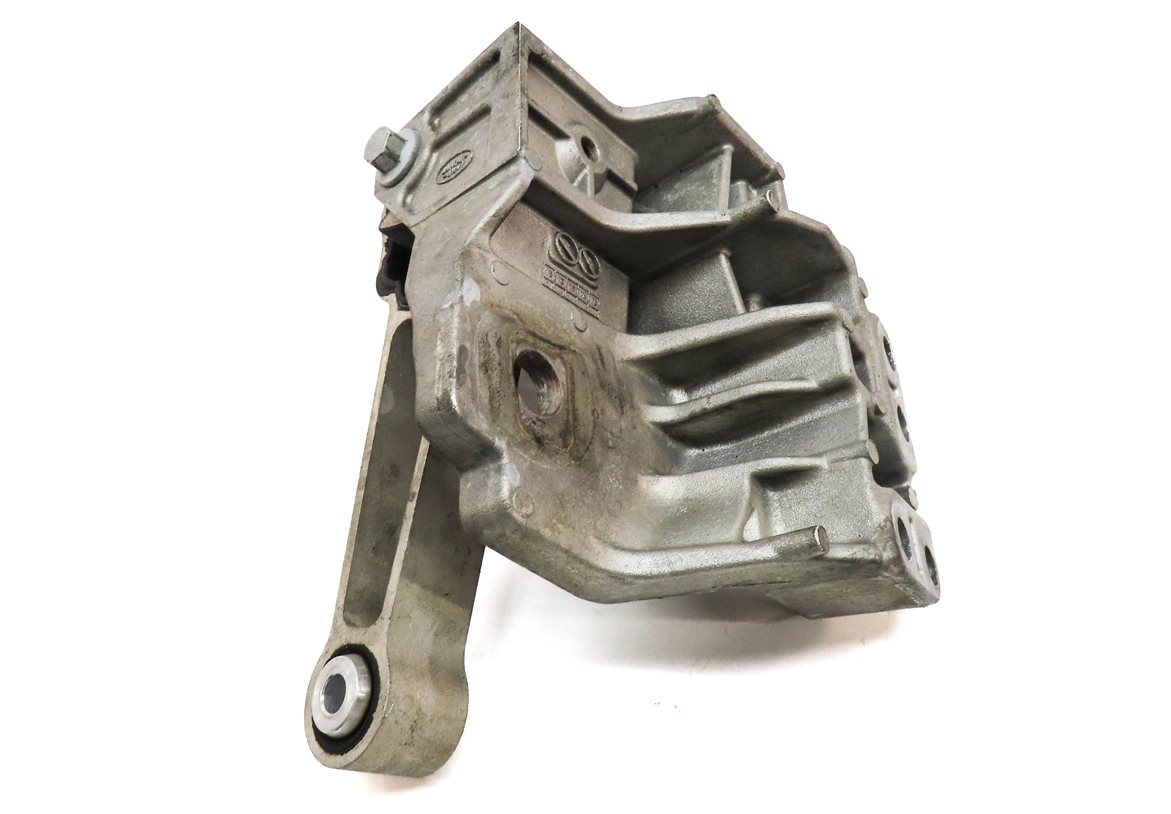 Thumbnail 5: 2016 LAND ROVER DISCOVERY SPORT (L550) 2.0L ENGINE UPPER MOTOR MOUNT BRACKET