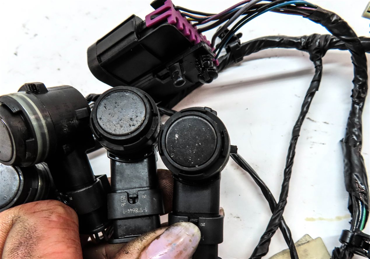 Thumbnail 6: 2016 DISCOVERY SPORT (L550) FRONT PARK ASSIST PDC SENSOR SET 4 (BLACK) & HARNESS