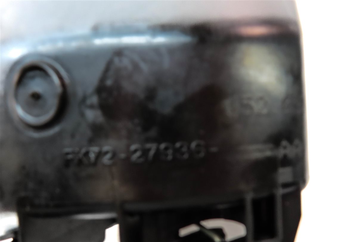 Thumbnail 7: 15-19 LAND ROVER DISCOVER SPORT (L550) FUEL TANK DOOR LID & HOUSING (White)