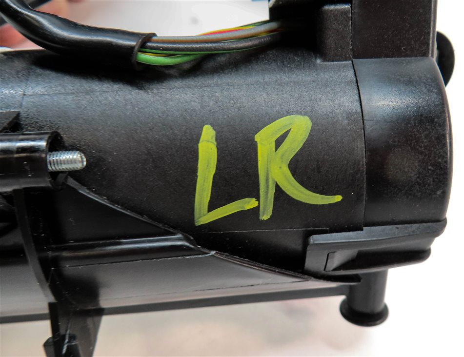 Thumbnail 6: 2016 LAND ROVER DISCOVERY SPORT (L550) REAR LEFT 2ND ROW SEAT ADJUST MOTOR