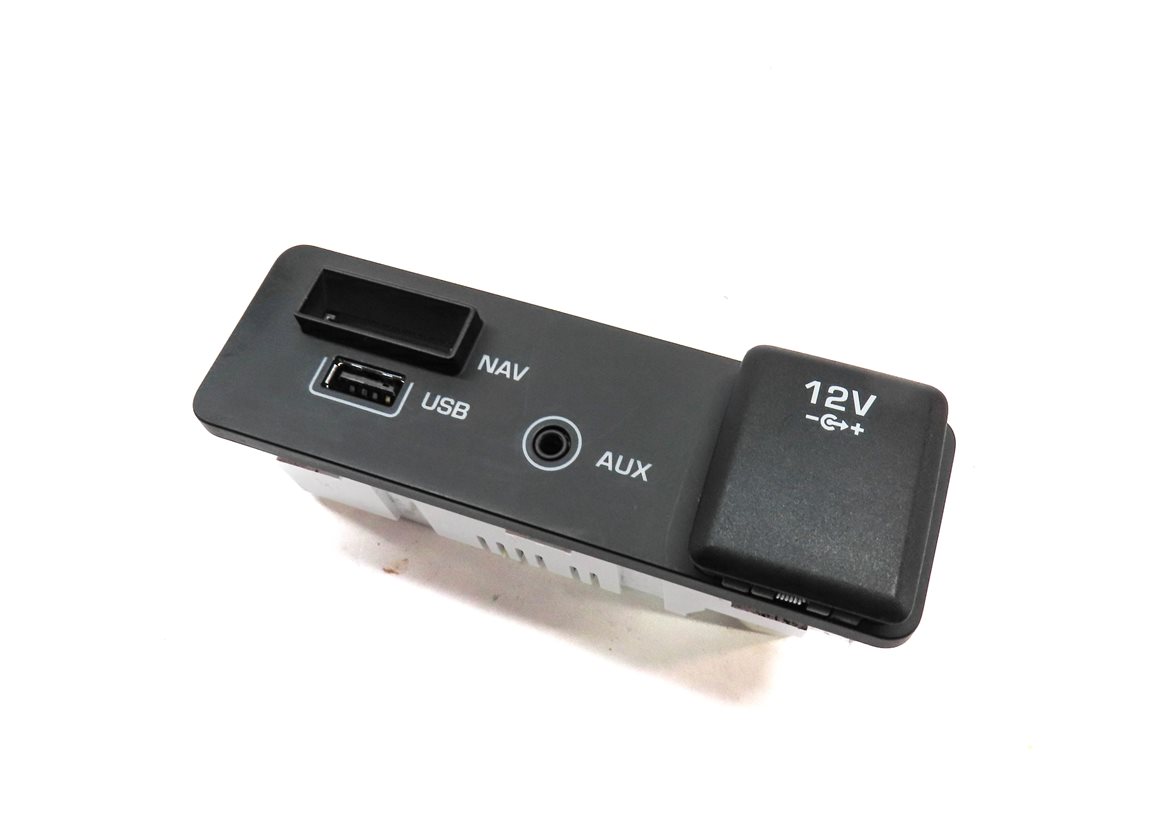 Thumbnail 1: 2016 LAND ROVER DISCOVERY SPORT (L550) NAVIGATION USB AUXILIARY INPUT JACK PANEL