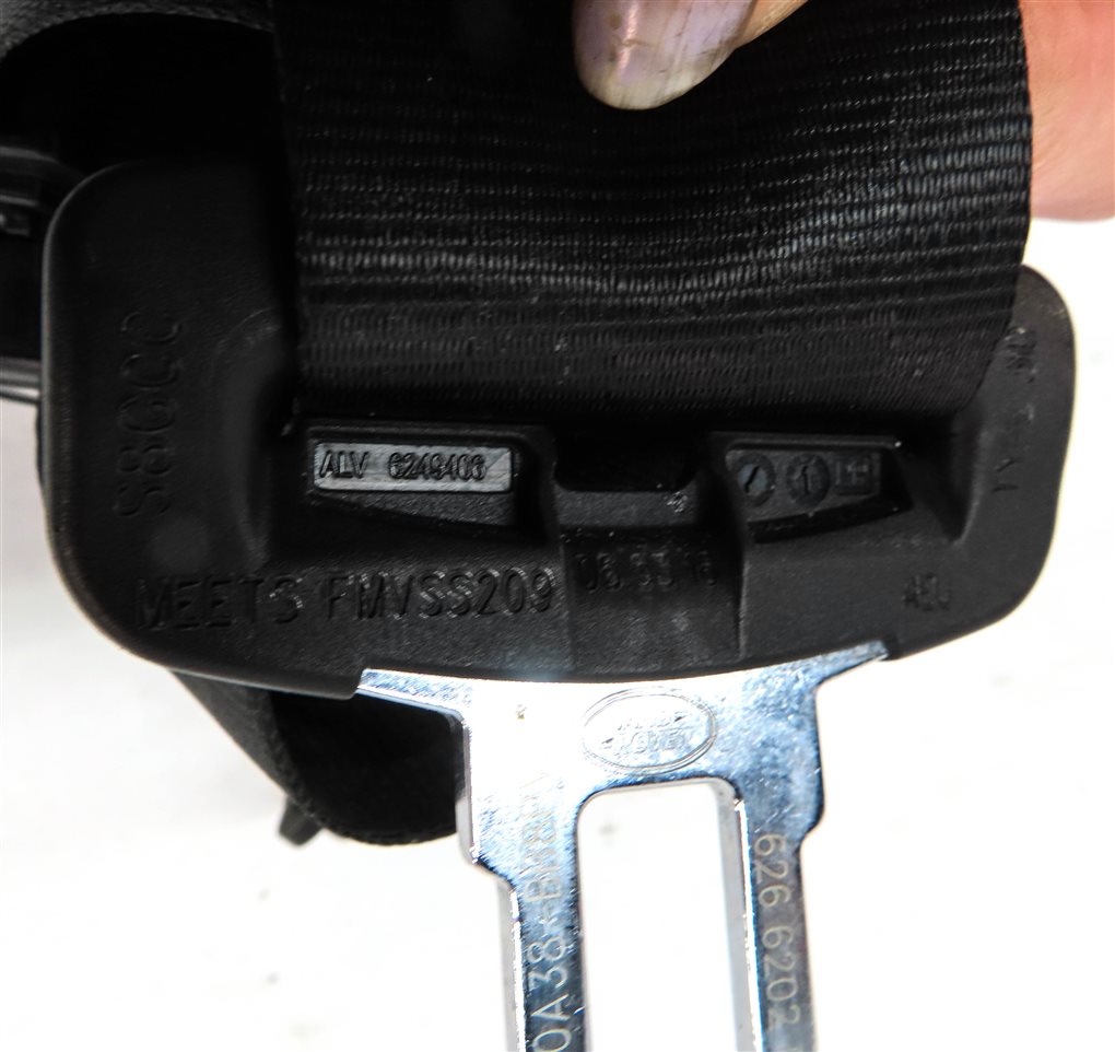 Thumbnail 5: 2016 DISCOVERY SPORT (L550) REAR 2ND ROW CENTER SEATBELT RETRACTOR (Black)