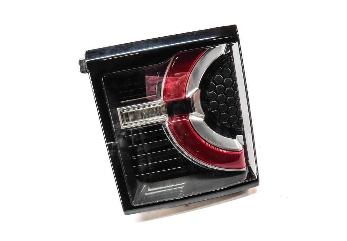 Thumbnail 3: 15-19 LAND ROVER DISCOVERY SPORT (L550) RIGHT REAR INNER TAILLIGHT LIGHT LAMP