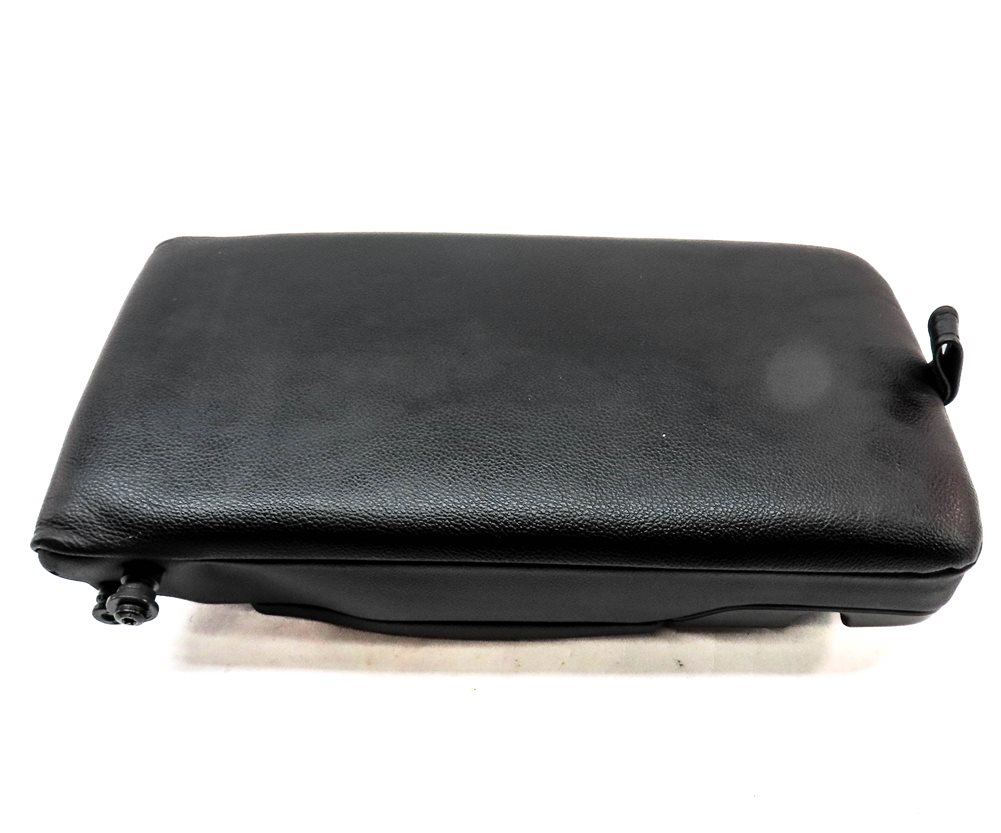 Thumbnail 4: 2016 ROVER DISCOVERY SPORT (L550) REAR 2ND ROW SEAT ARMREST CUP HOLDER (Black)