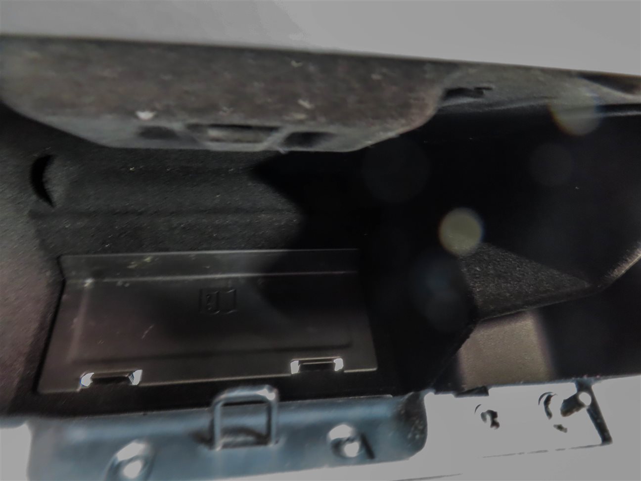 Thumbnail 8: 2015-2016 LAND ROVER DISCOVERY SPORT (L550) RIGHT GLOVE BOX ASSEMBLY (Black)