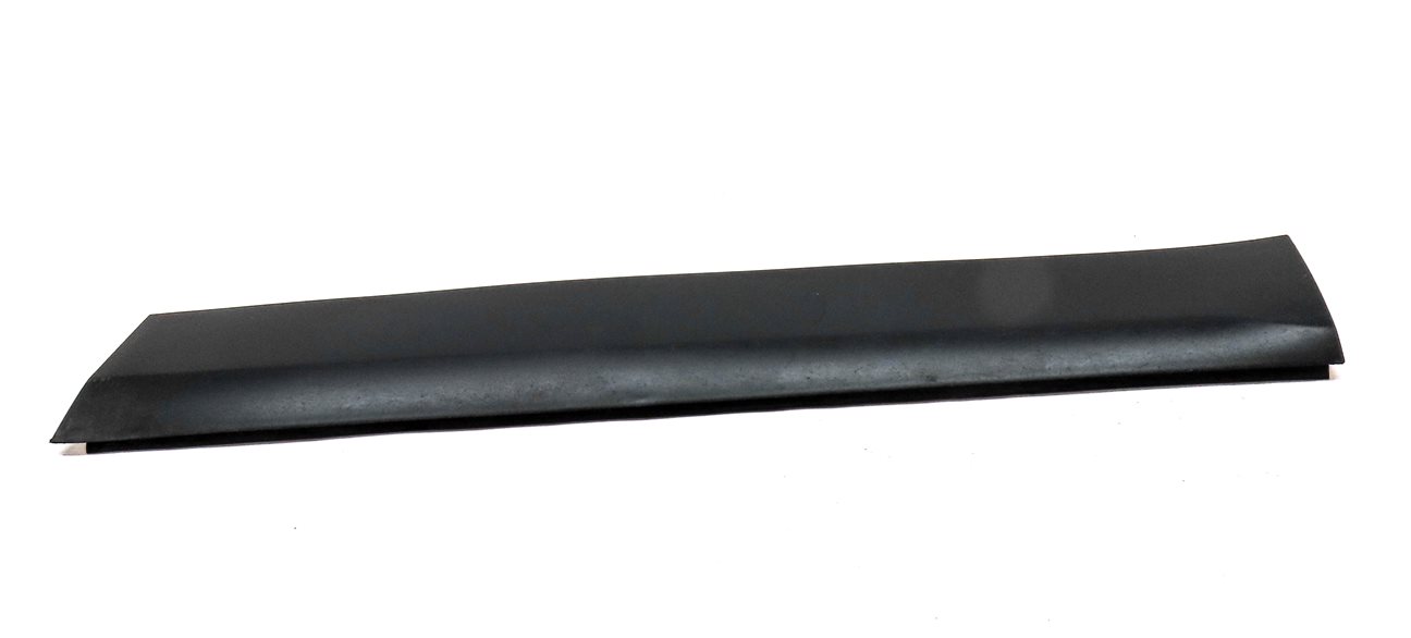 Thumbnail 2: 2016 LAND ROVER DISCOVERY SPORT (L550) FRONT RIGHT LOWER DOOR MOULDING TRIM