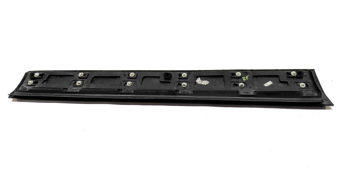 Thumbnail 6: 2016 LAND ROVER DISCOVERY SPORT (L550) FRONT RIGHT LOWER DOOR MOULDING TRIM