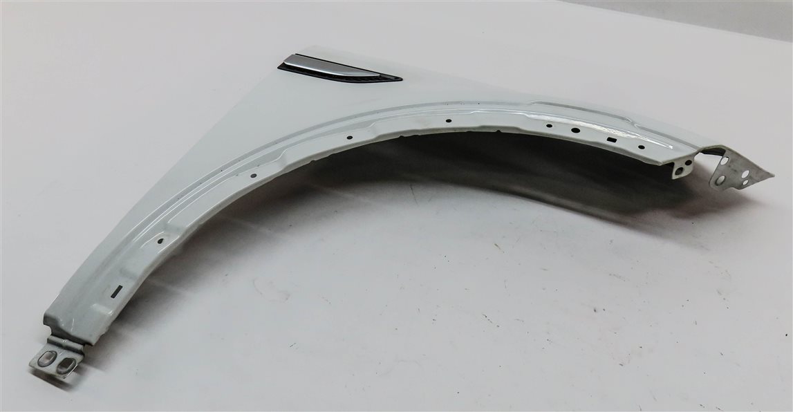 2015-2020 LAND ROVER DISCOVERY SPORT L550 FRONT RIGHT PASSENGER FENDER (White)