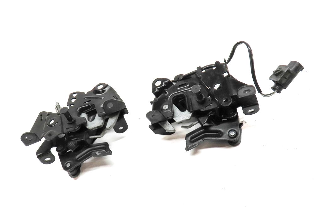 Thumbnail 2: 2011 BMW 535XIGT (F07) FRONT LEFT & RIGHT LOWER HOOD LID LOCK LATCH CATCH SET/2