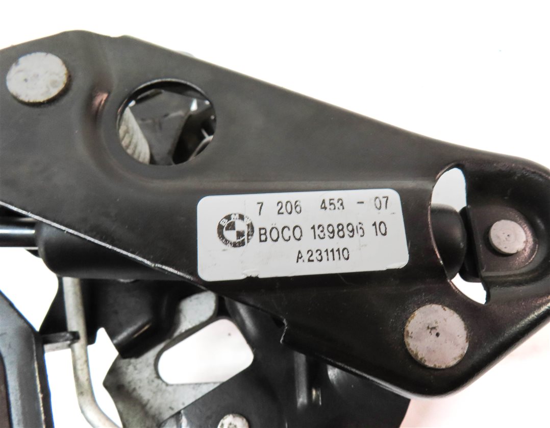 Thumbnail 6: 2011 BMW 535XIGT (F07) FRONT LEFT & RIGHT LOWER HOOD LID LOCK LATCH CATCH SET/2