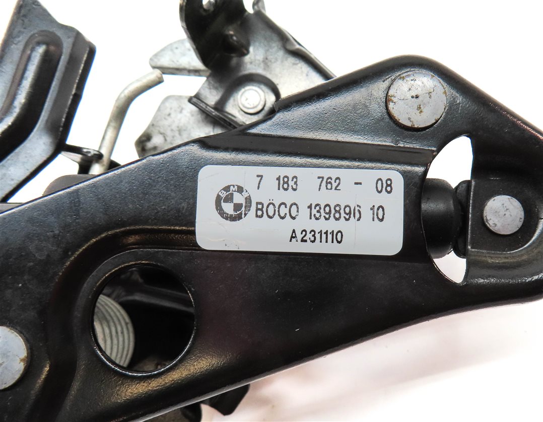 Thumbnail 8: 2011 BMW 535XIGT (F07) FRONT LEFT & RIGHT LOWER HOOD LID LOCK LATCH CATCH SET/2
