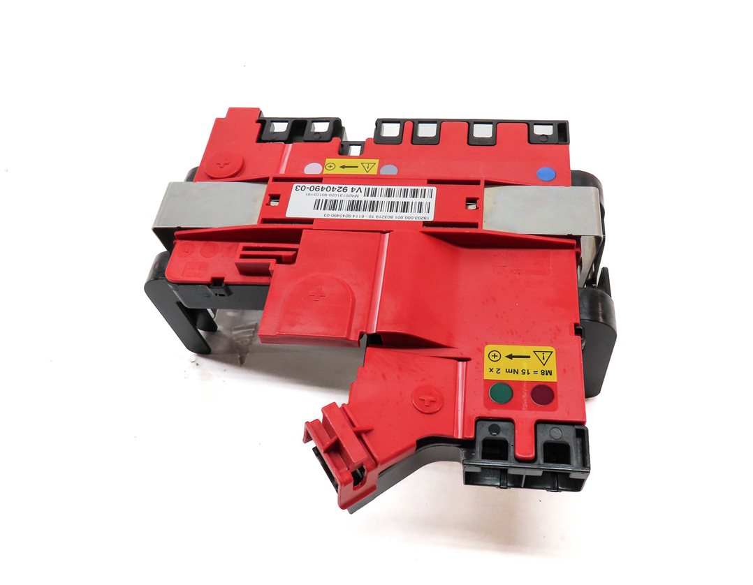 Thumbnail 4: 2011 BMW 535XIGT (F07) 3.0L (N55) POSITIVE BATTERY TERMINAL JUNCTION PLATE